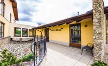 HAPPY STAR - Hnanice