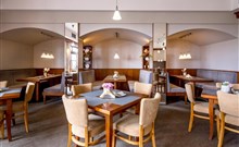 HAPPY STAR - Hnanice