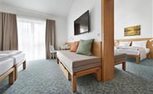 HAPPY STAR - Hnanice