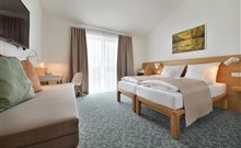 HAPPY STAR - Hnanice