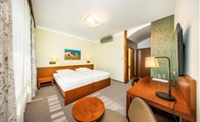 HAPPY STAR - Hnanice