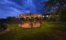 HAPPY STAR - Hnanice