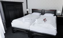 ZÁMEK MOSZNA - Černý apartmán pro 2 osoby