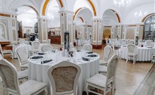 ZÁMEK MOSZNA - restaurace - kavárna