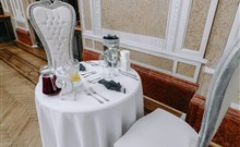 ZÁMEK MOSZNA - restaurace - kavárna