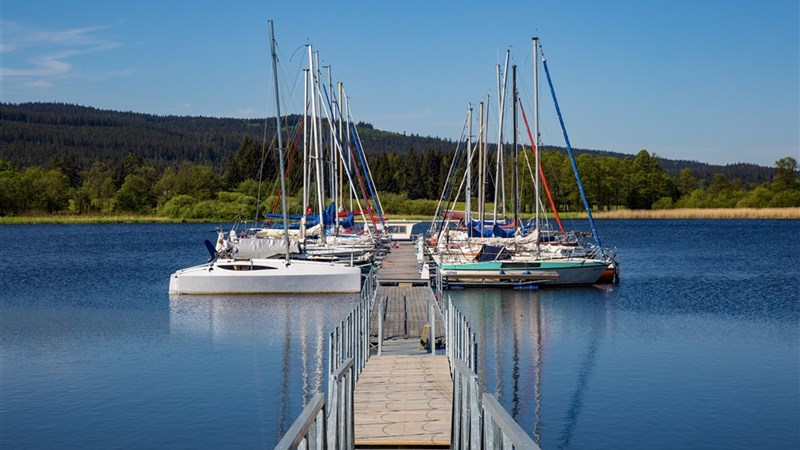 ZÁŽITKOVÉ UBYTOVÁNÍ NA LODI LIPNO