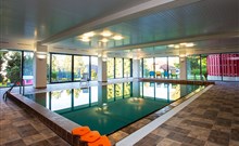 ZÁŽITKOVÉ UBYTOVÁNÍ NA LODI LIPNO - Krytý bazén v hotelu Fontána (400 m)