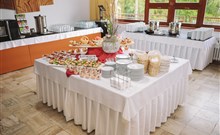 REKREACE ROH - ATLAS Hotel Tatry - Tatranské Matliare - Hotelová restaurace - stravování formou bufetových stolů