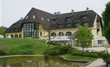 FAMILIA - Zamárdi - umělý rybník u hotelu