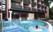 ENSANA THERMAL SÁRVÁR - Venkovní zážitkový bazén