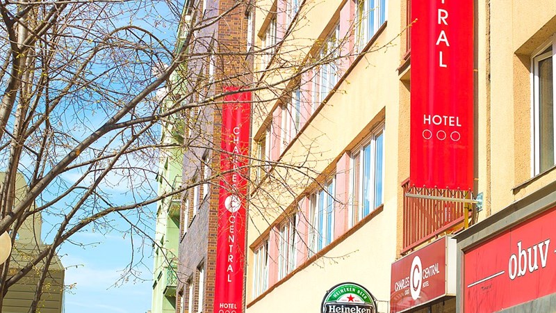 CHARLES CENTRAL - Praha 8 - Karlín