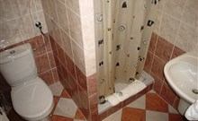 Penzion SCHAUMANNŮV DVŮR - Karlovice - koupelna
