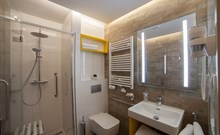 LÁZNĚ JANSKÉ LÁZNĚ - Janské Lázně - hotel TERRA - koupelny