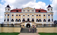 PANON - Hodonín - okolí hotelu: zámek Milotice