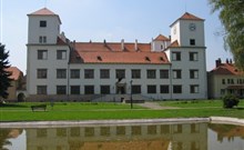 Hotel PANON - Hodonín - okolí hotelu: zámek Bučovice