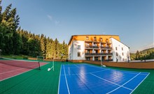 KAMZÍK - Malá Morávka - Karlov pod Pradědem - tenisové a badmintonové hřiště