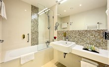 DUO & WELLNESS - Praha 9 - Střížkov - Pokoj Superior - koupelna