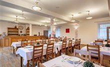 PYTLOUN WELLNESS HOTEL HASIŠTEJN - Místo - Restaurace