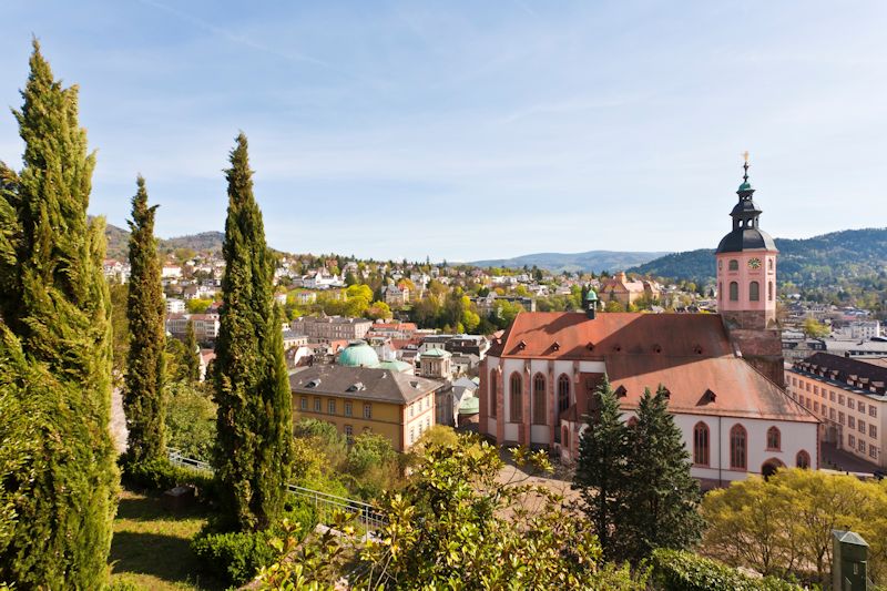 Baden-Baden, městské panorama s kostelem Stiftskirche (c) Francesco Carovillano_DZT